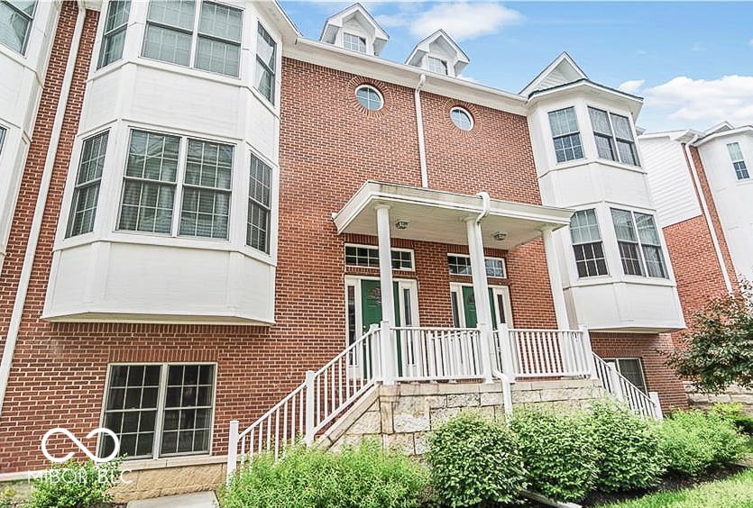 Photo of 839 N Park Trail Drive, Carmel, IN