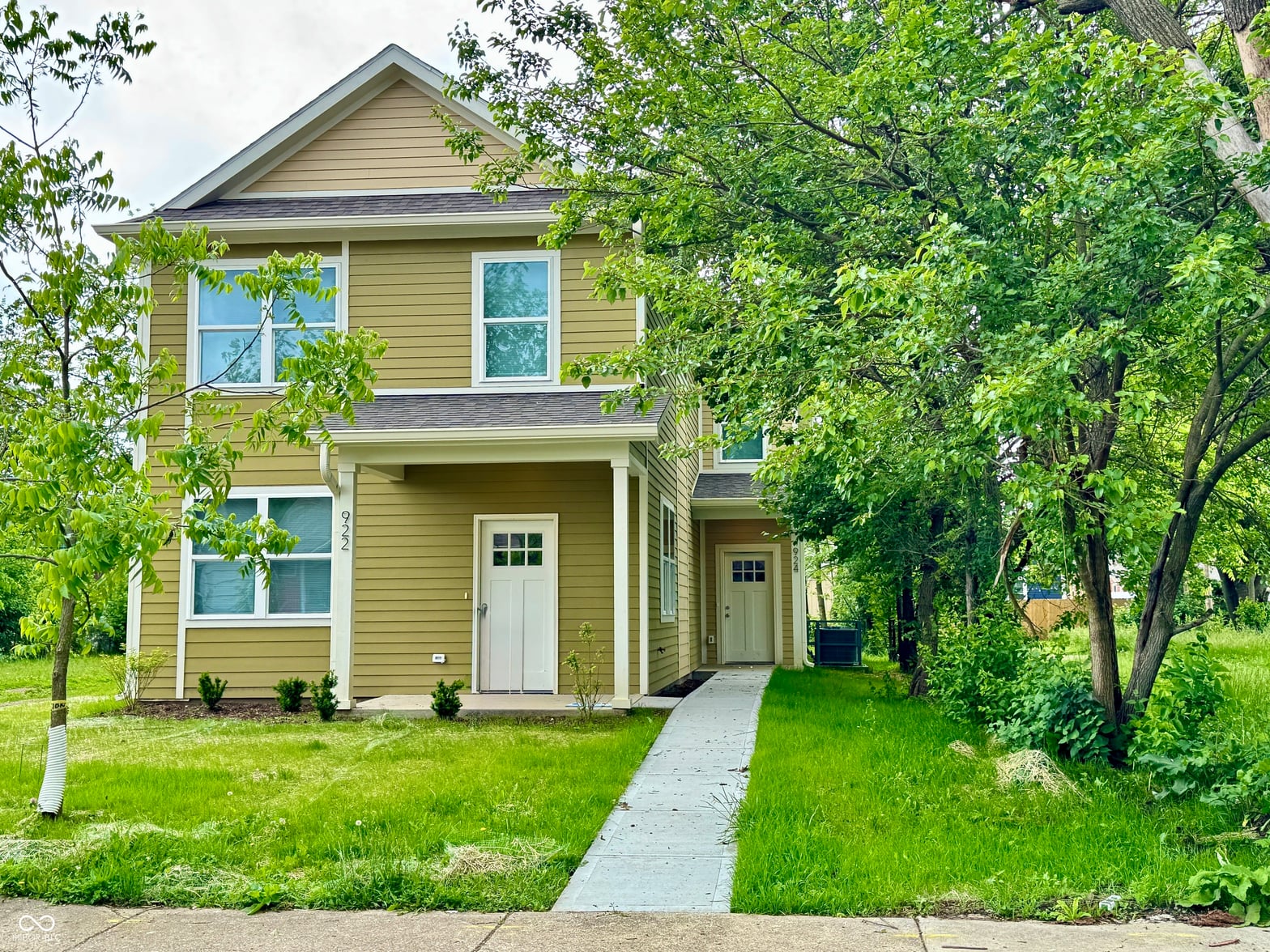 Front exterior at 924 N Oakland Avenue, Indianapolis, IN