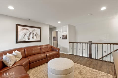 Loft — 7675 Winding Lake Drive S, Noblesville, IN