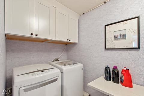 Laundry room at 7675 Winding Lake Drive S, Noblesville, IN