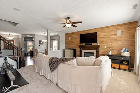 Living room at 7675 Winding Lake Drive S, Noblesville, IN