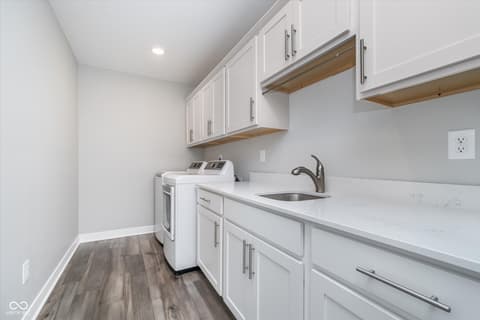 Laundry room at 19477 Quilling Lane, Noblesville, IN