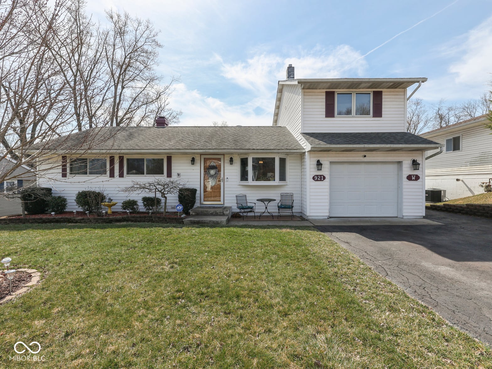 Front exterior at 921 W Briarcliff Drive, Bloomington, IN