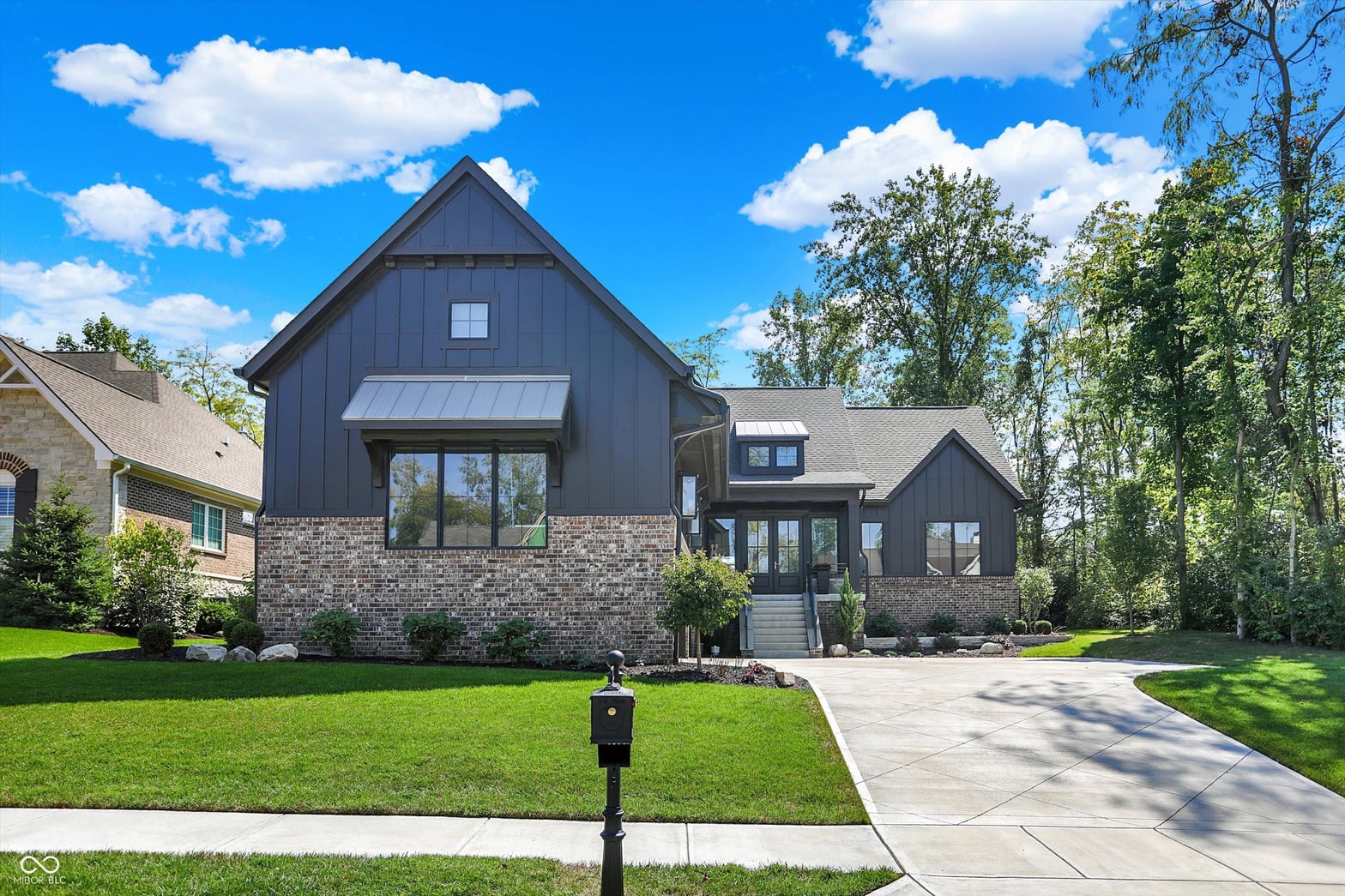 Photo of 907 Oak Terrace Road, Westfield, IN