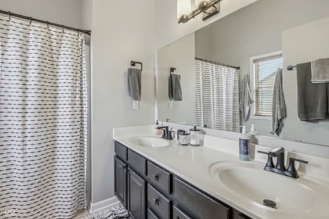 Photo of 10576 Greenway Drive, Fishers, IN