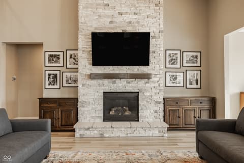 Living room at 14879 Thornapple Drive, Carmel, IN