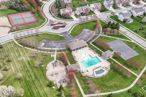 Pool at 16753 Workington Way, Westfield, IN