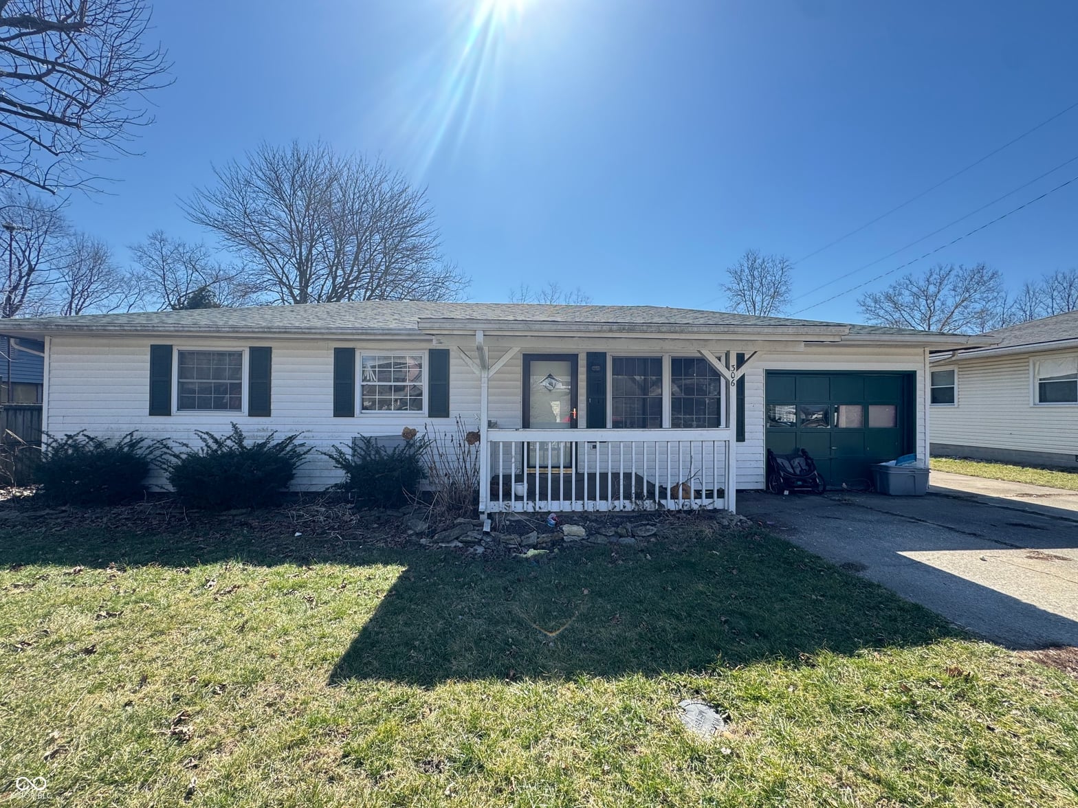 Photo of 306 E River Bend Court