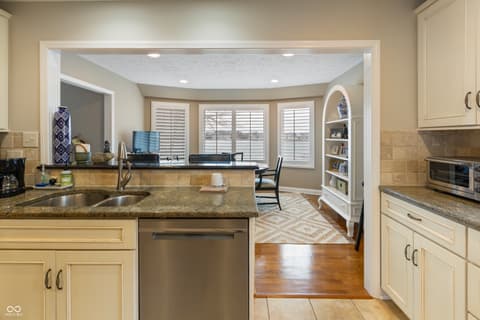 Photo of 113 Edgewater Drive, Noblesville, IN