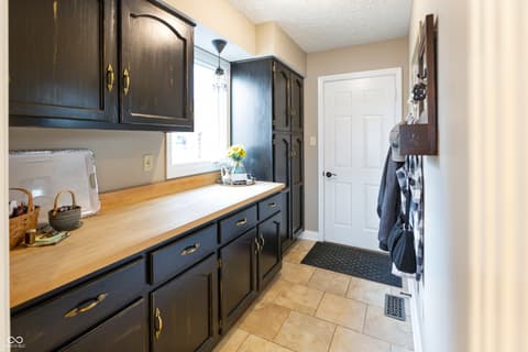 Photo of 113 Edgewater Drive, Noblesville, IN