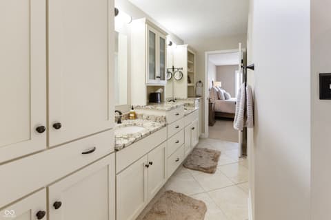Photo of 113 Edgewater Drive, Noblesville, IN