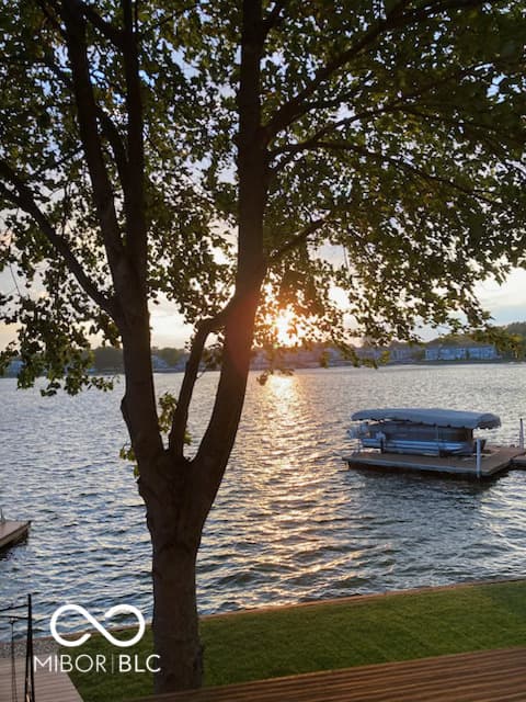 Photo of 113 Edgewater Drive, Noblesville, IN