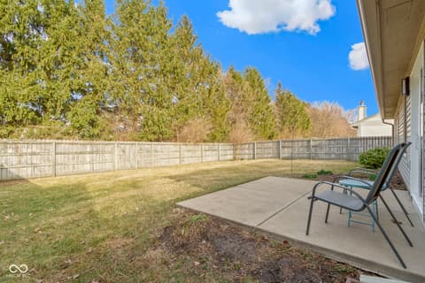 Yard at 436 E Pine Ridge Drive, Westfield, IN