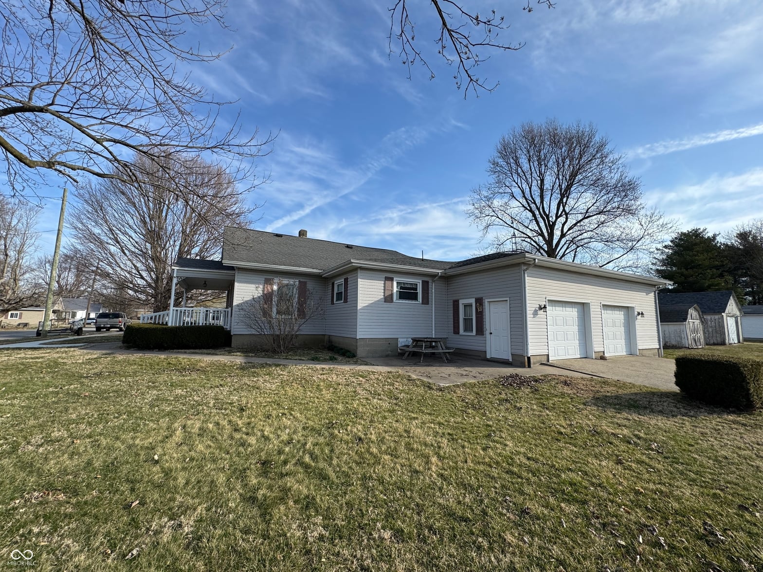 Photo of 202 S Main Street, Glenwood, IN