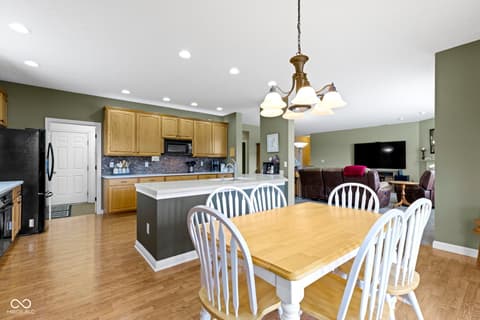 Photo of 10451 Meadow Lake Drive, Fishers, IN