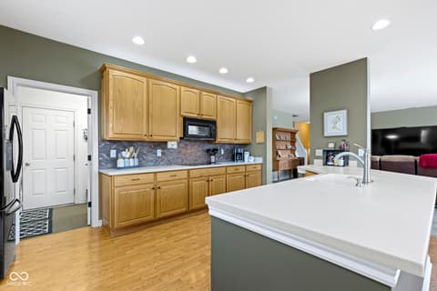 Photo of 10451 Meadow Lake Drive, Fishers, IN