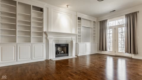 Photo of 355 E Ohio Street, Indianapolis, IN