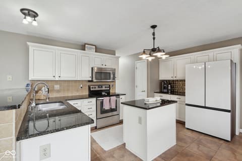 Kitchen at 17739 Willow Creek Way, Westfield, IN