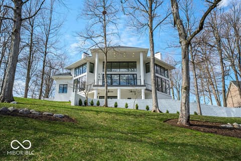 395 Breakwater Drive