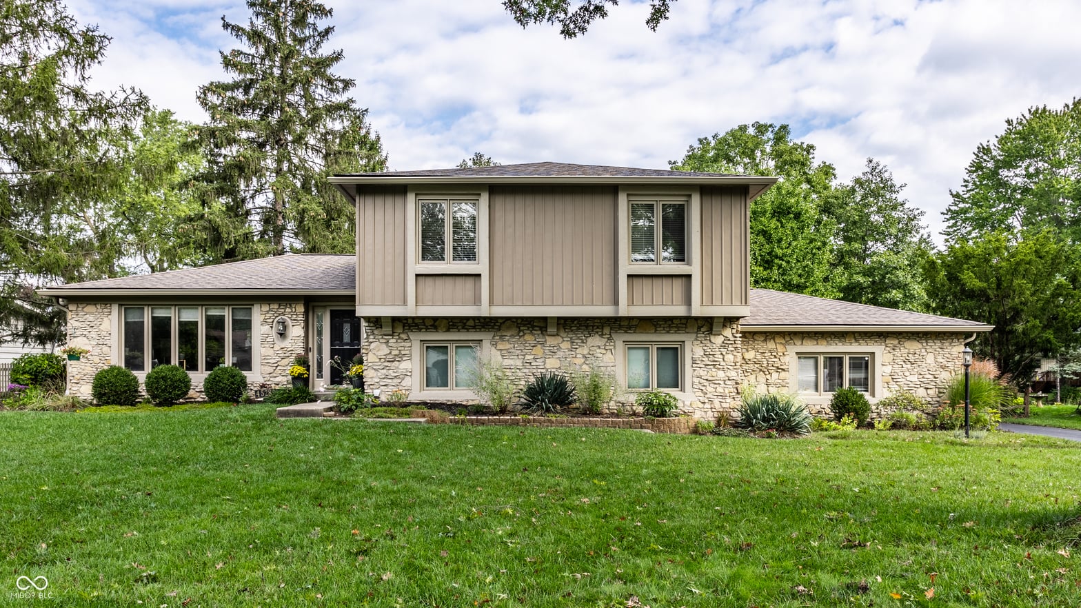 Photo of 4528 Brookshire Parkway, Carmel, IN