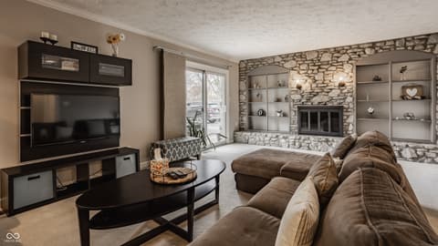 Family room at 4528 Brookshire Parkway, Carmel, IN