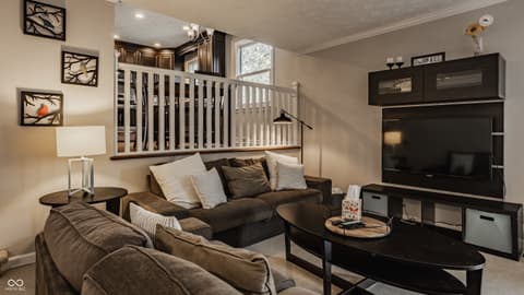 Photo of 4528 Brookshire Parkway, Carmel, IN