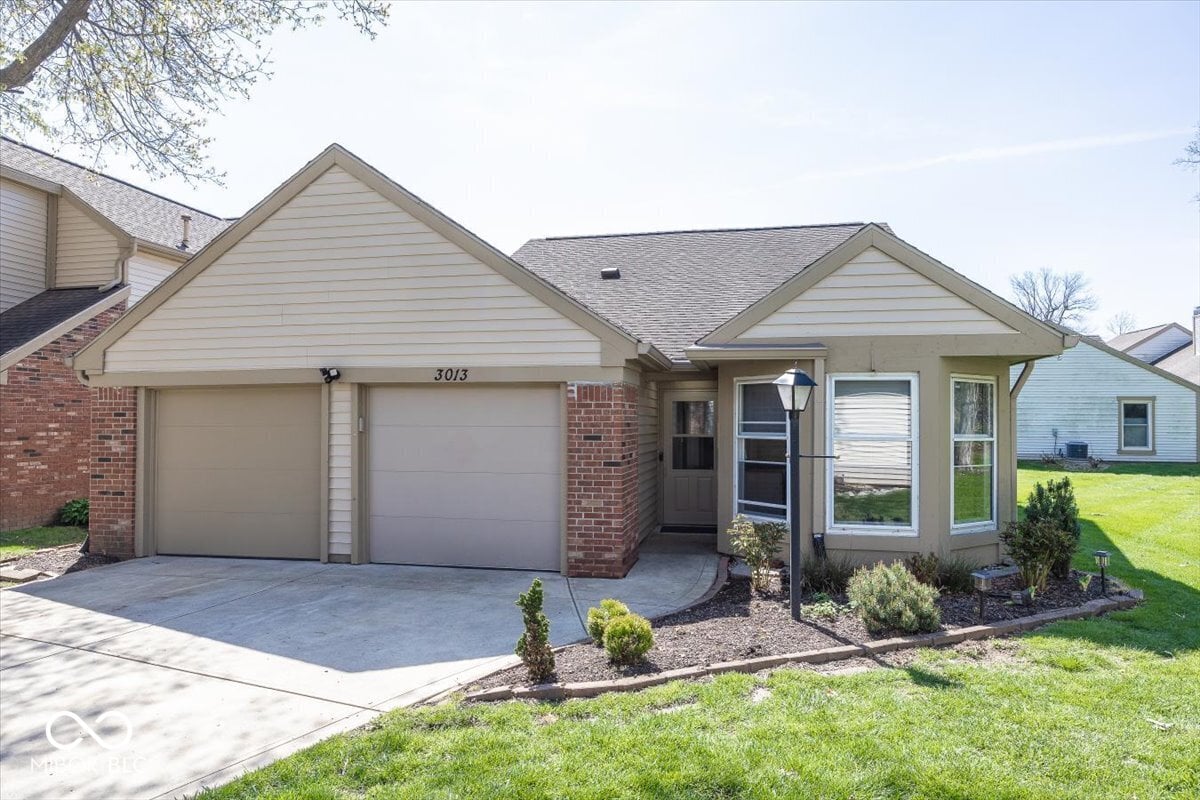 Photo of 3013 Crimson Court W, Carmel, IN
