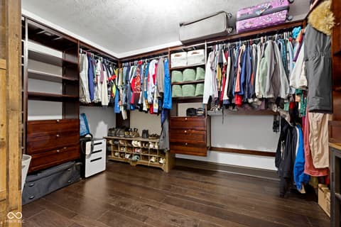 Walk In Closets — 15515 Marietta Circle, Westfield, IN