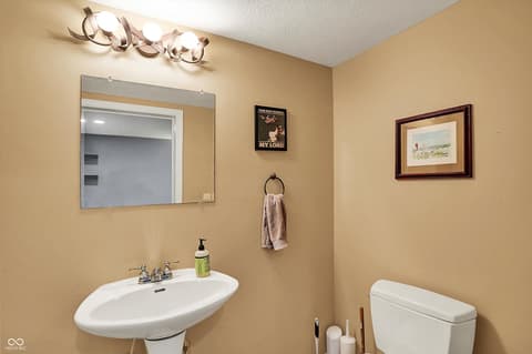 Photo of 1377 Edinburgh Drive, Carmel, IN