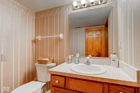 Photo of 222 Wellington Parkway, Noblesville, IN