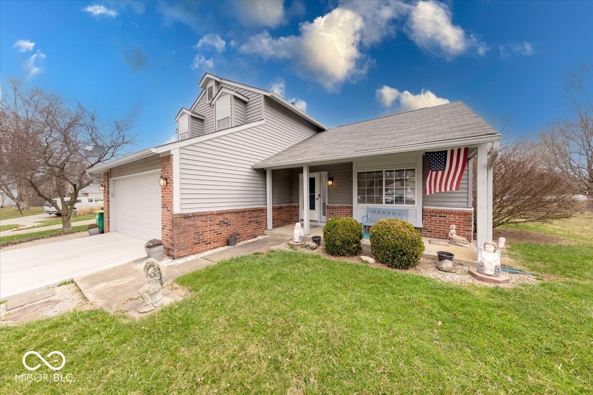Front exterior at 628 Southridge Court, Westfield, IN