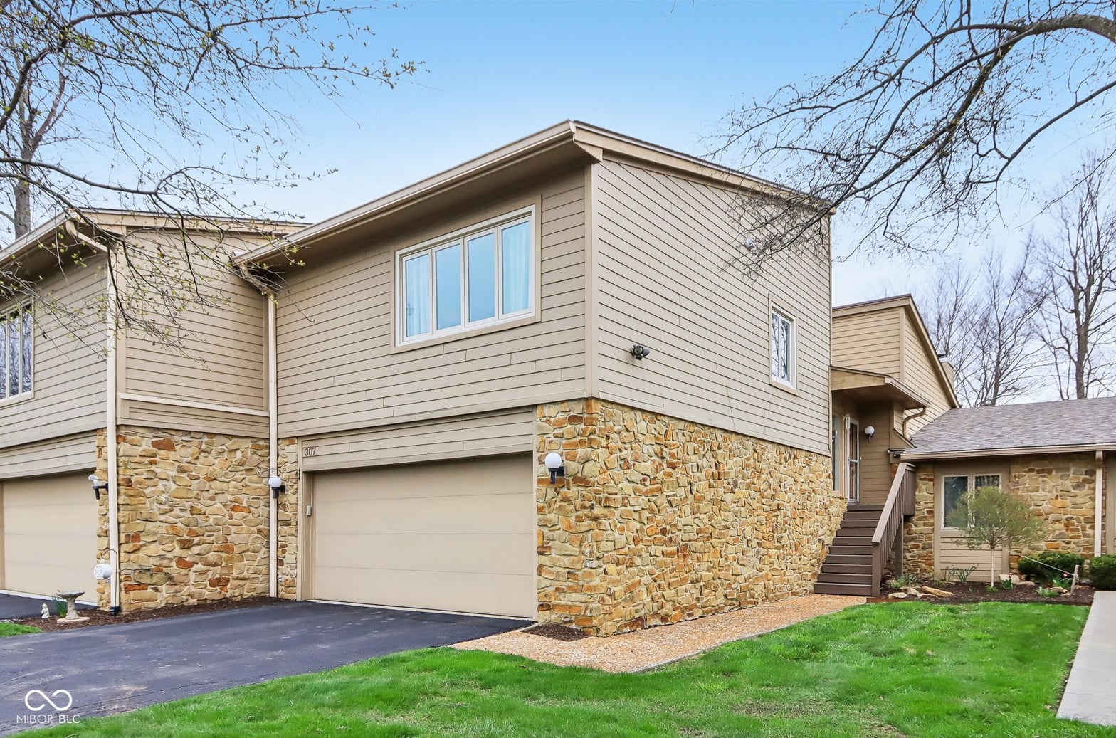 Front exterior at 307 Baywood Court, Noblesville, IN