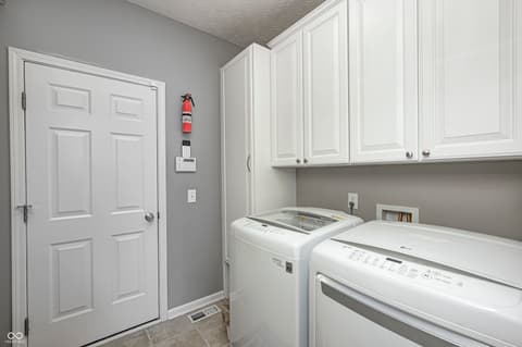 Laundry room at 6124 Salisbury Lane, Noblesville, IN