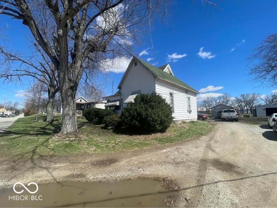 Photo of 316 S Pleasant Street, Milroy, IN