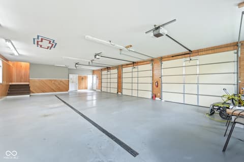 Garage at 1085 E North Shore Drive, Brownstown, IN