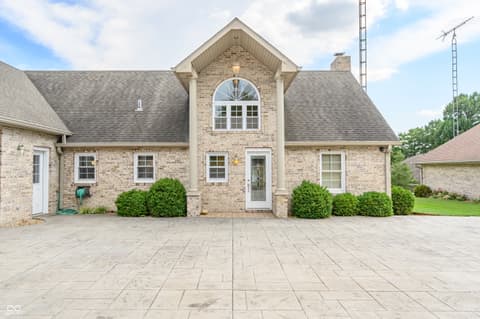 Photo of 1085 E North Shore Drive, Brownstown, IN