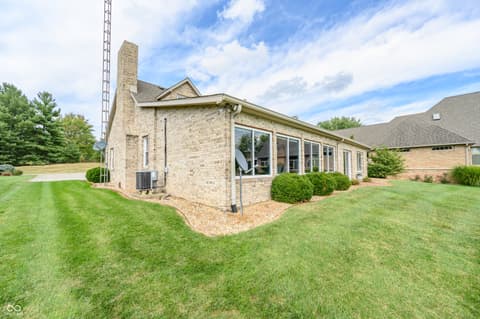 Photo of 1085 E North Shore Drive, Brownstown, IN