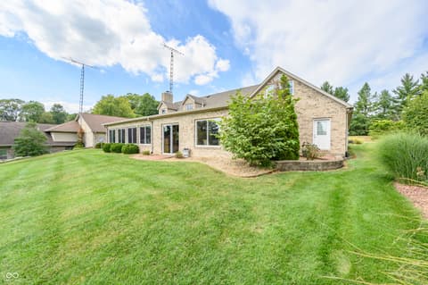 Photo of 1085 E North Shore Drive, Brownstown, IN