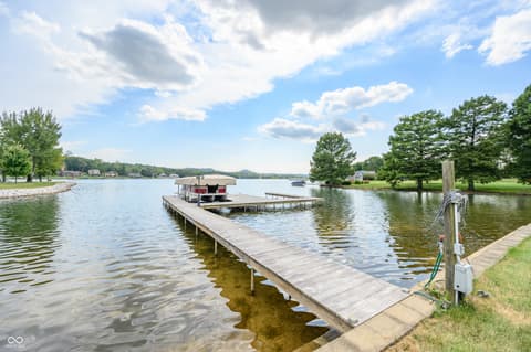 Photo of 1085 E North Shore Drive, Brownstown, IN