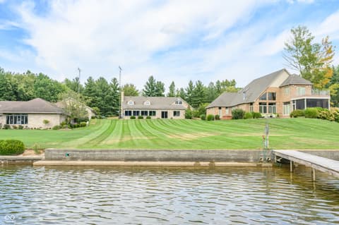 Photo of 1085 E North Shore Drive, Brownstown, IN