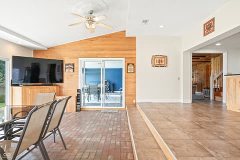 Photo of 1085 E North Shore Drive, Brownstown, IN