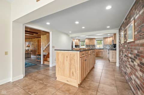 Photo of 1085 E North Shore Drive, Brownstown, IN