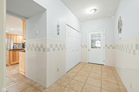 Photo of 1085 E North Shore Drive, Brownstown, IN