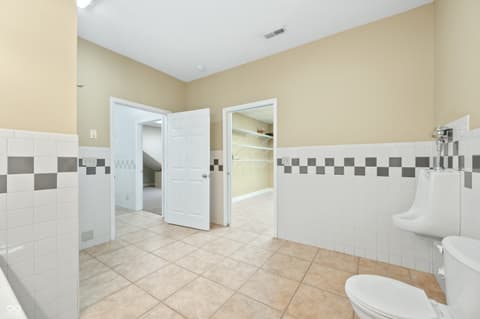 Photo of 1085 E North Shore Drive, Brownstown, IN