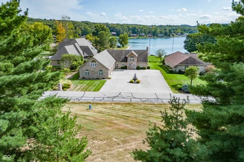 Photo of 1085 E North Shore Drive, Brownstown, IN