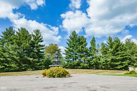 Photo of 1085 E North Shore Drive, Brownstown, IN