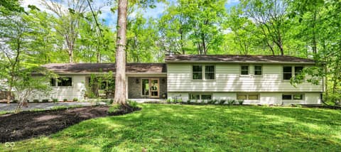 8990 Pickwick Drive