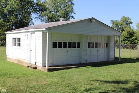 Photo of 10327 Old National Road, Indianapolis, IN