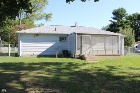 Photo of 10327 Old National Road, Indianapolis, IN