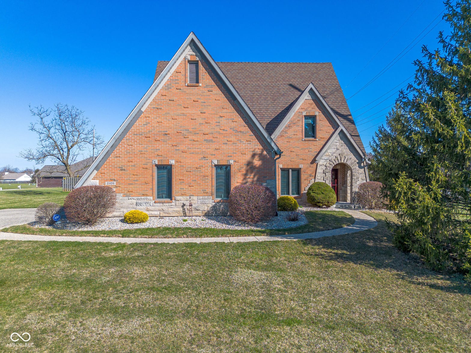 Front exterior at 2406 Chrystal Woods Drive, Kokomo, IN